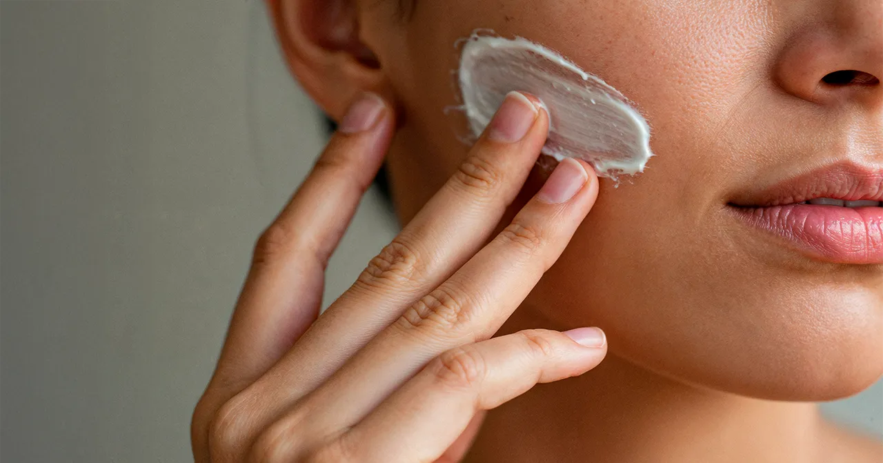 Accompagner sa peau au changement de saison : l’essentiel pour l’automne